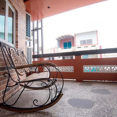 Ripoll'Es Homestay Chishang Exteriör bild
