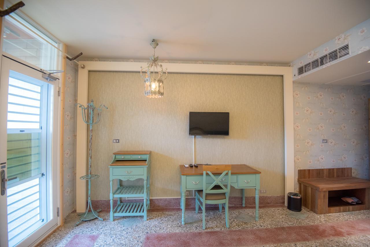 Ripoll'Es Homestay Chishang Exteriör bild